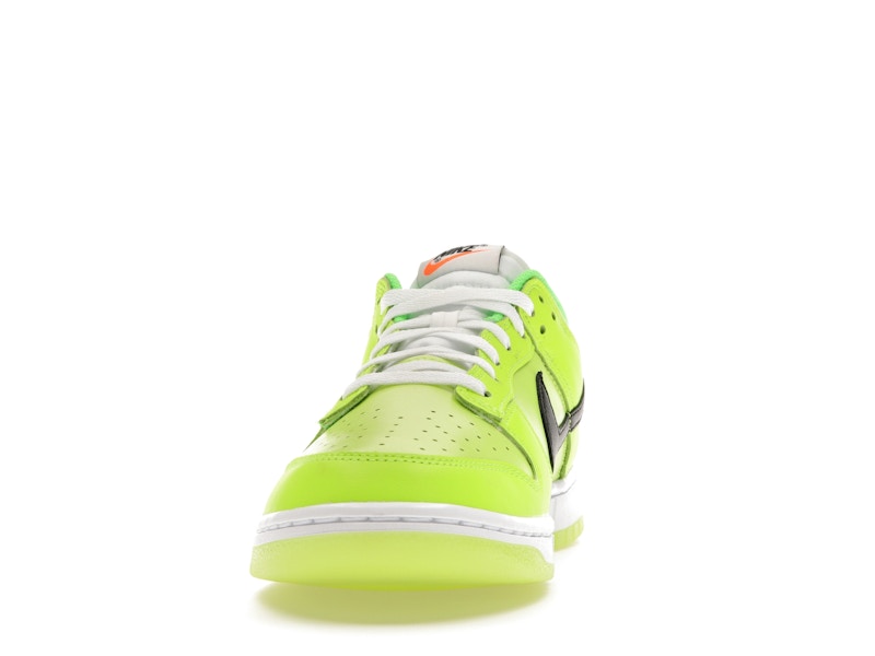 Nike Dunk Low SE Splash Volt