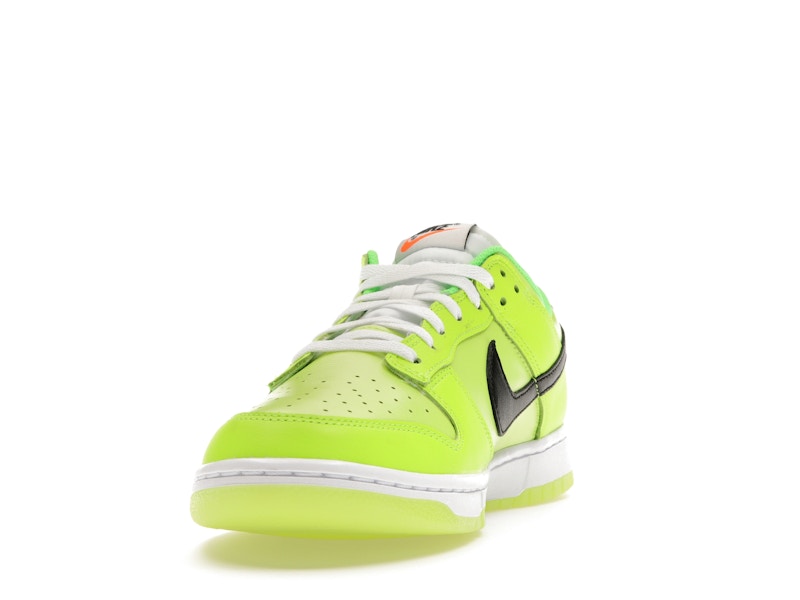 Nike Dunk Low SE Splash Volt