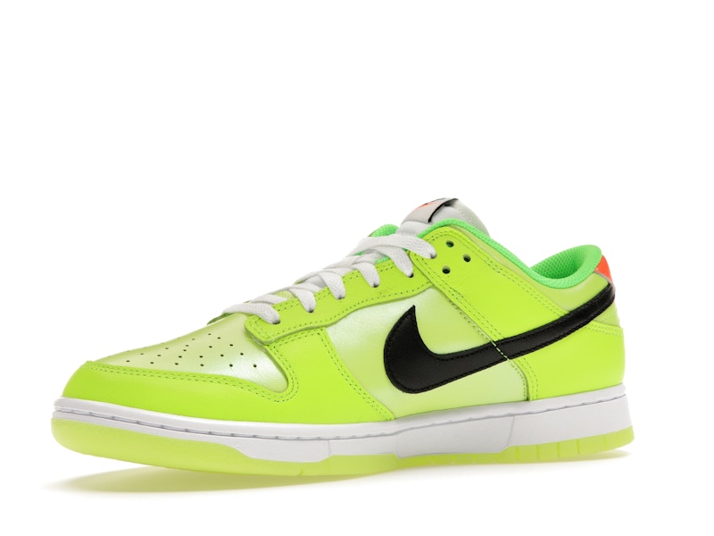 Nike Dunk Low SE Splash Volt