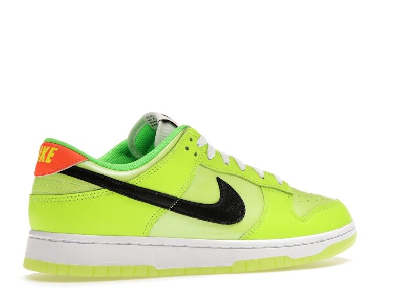 Nike Dunk Low SE Splash Volt