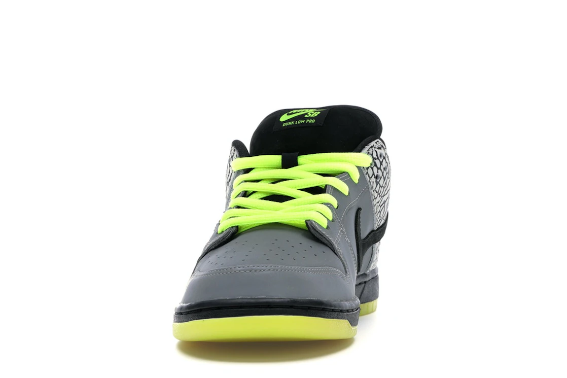Nike SB Dunk Low DJ Clark Kent x Primitive 112