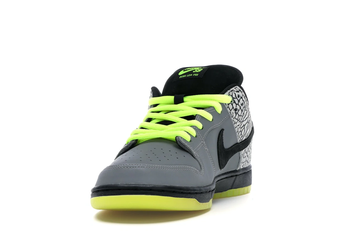Nike SB Dunk Low DJ Clark Kent x Primitive 112