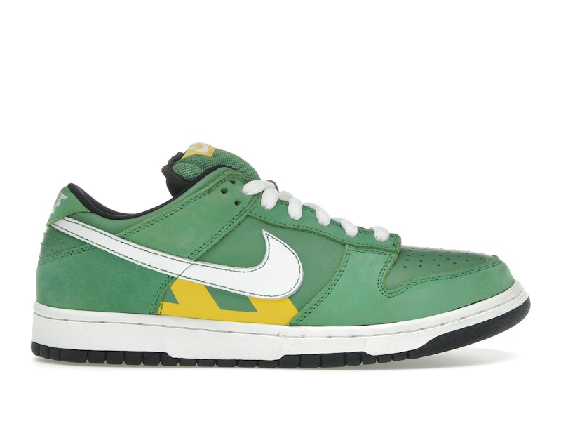 スニーカー Nike SB Dunk Low  Green Gum FW19 The Nike Dunk Low Gears Up in Green Suede and Gum Soles