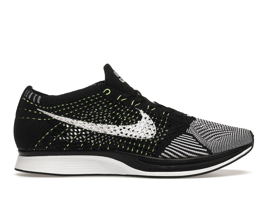 político Betsy Trotwood repentino Nike Flyknit Racer Black White Volt - 526628-011 - US
