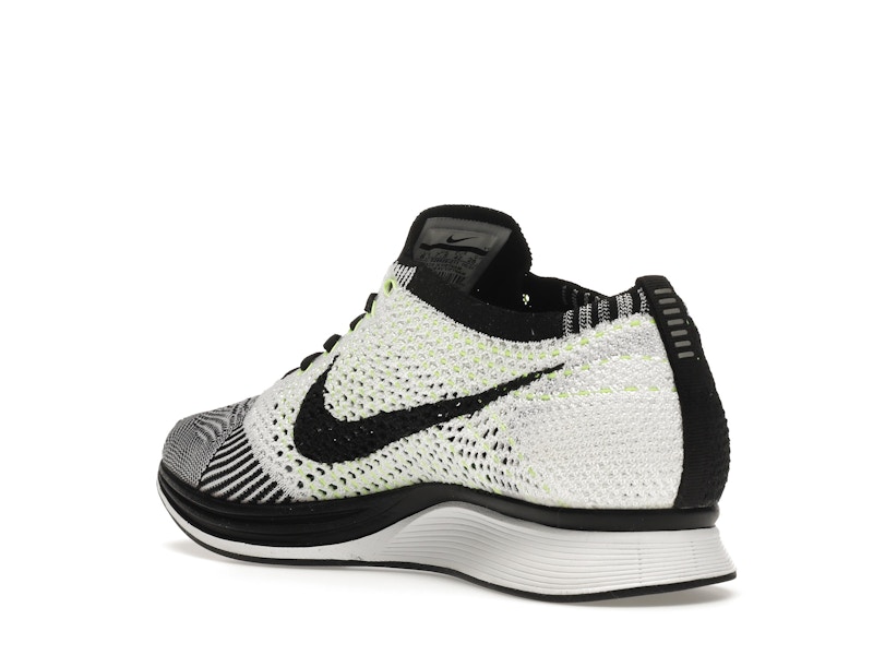 Nike racer black white clearance