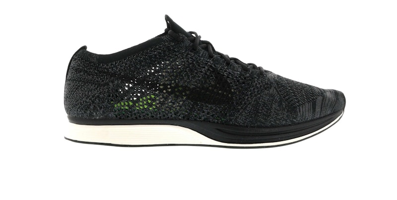 Nike flyknit racer blackout discount