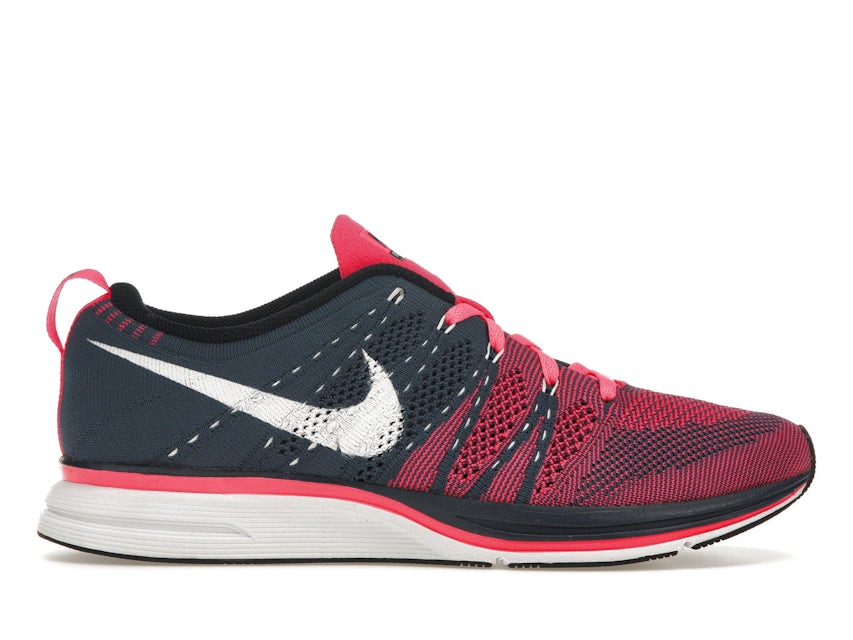 Nike flyknit trainer blue pink Clearance