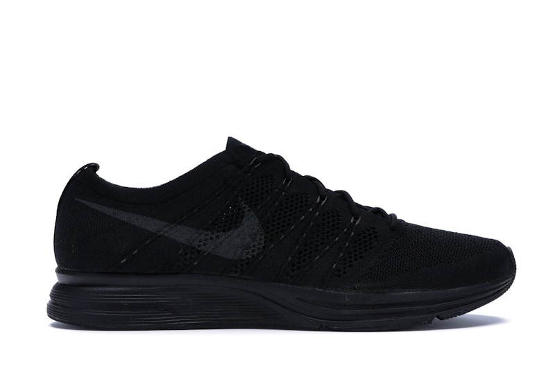 Men's flyknit shop trainer black/white