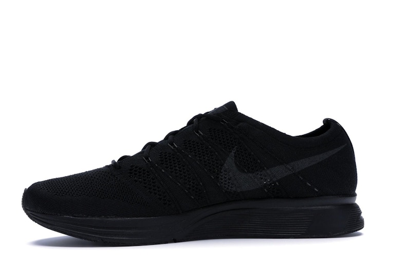 nike trainer flyknit black