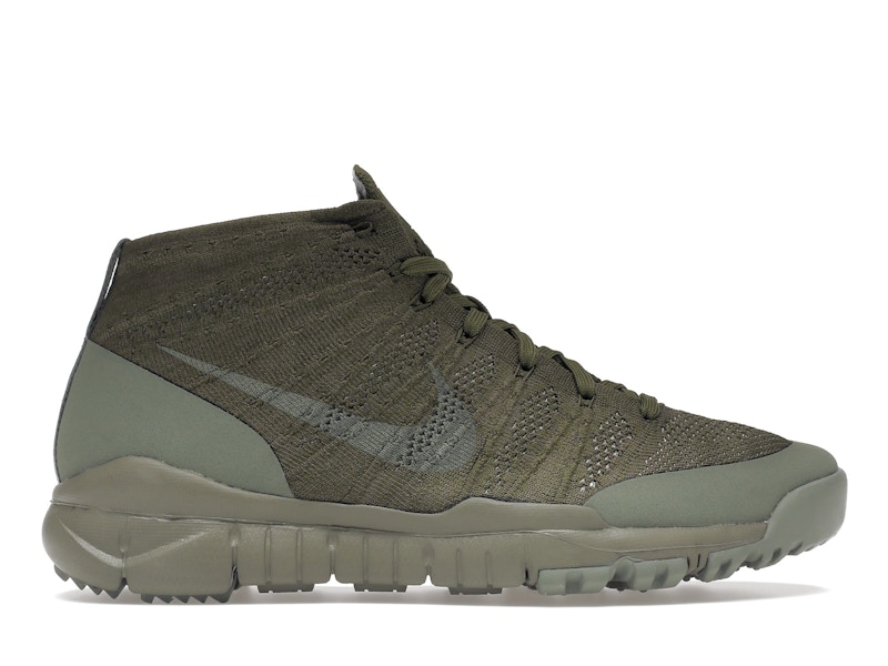 Nike free hot sale flyknit chukka