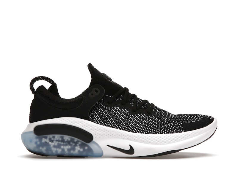 Nike joyride run 2025 flyknit triple black