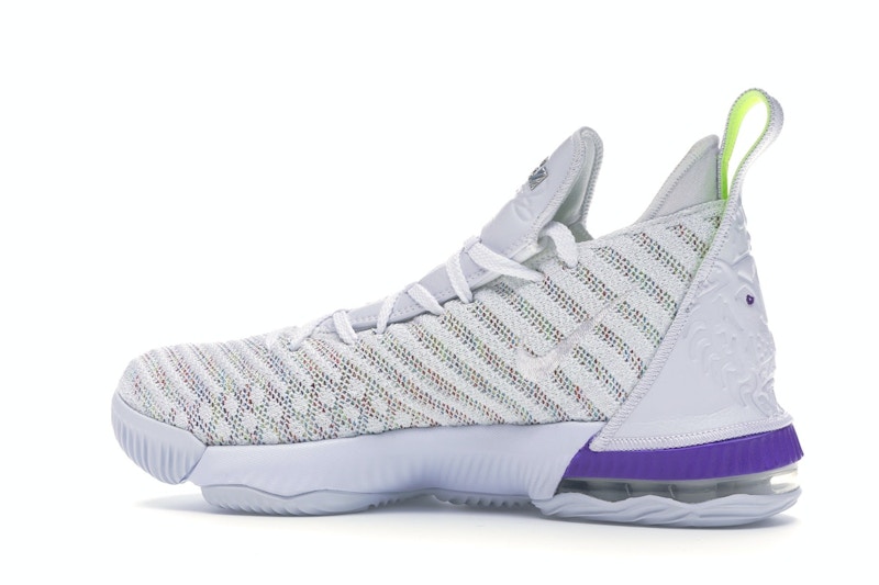 Lebron 18 buzz lightyear gs