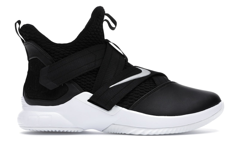 Black and white lebron shop soldier 11