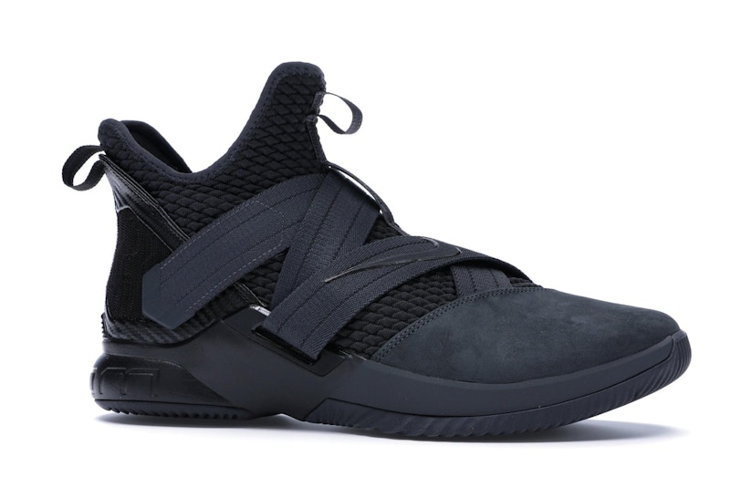 Lebron soldiers black clearance
