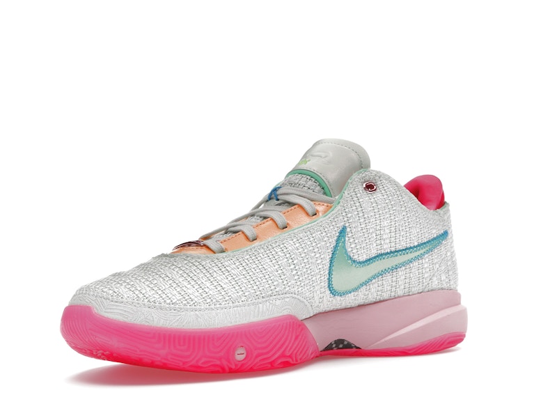 Nike LeBron 20 Time Machine - 360° view 15