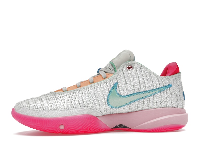 Nike LeBron 20 Time Machine - 360° view 18