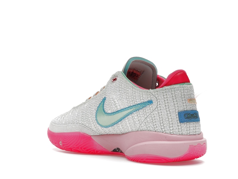 Nike LeBron 20 Time Machine - 360° view 24