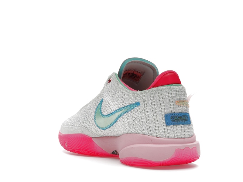 Nike LeBron 20 Time Machine - 360° view 25