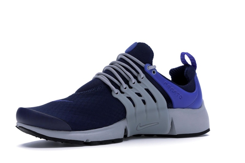 binary blue nike presto on feet