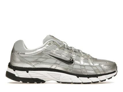 Nike P-6000 en plata metalizado y platino puro (de mujer) FD9876