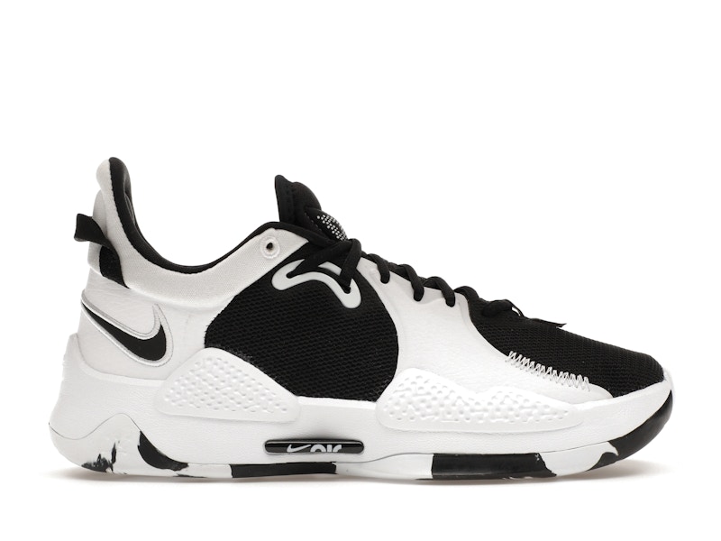 Black and white shop nike basketball shoes