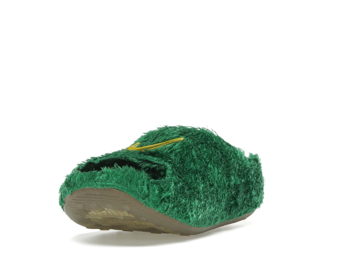 Nike ReactX Rejuven8 Slide .SWOOSH Touch Grass Kelly Green