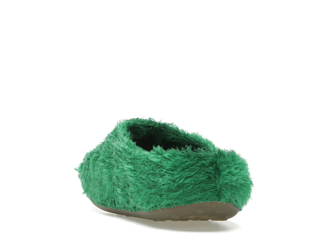 Nike ReactX Rejuven8 Slide .SWOOSH Touch Grass Kelly Green