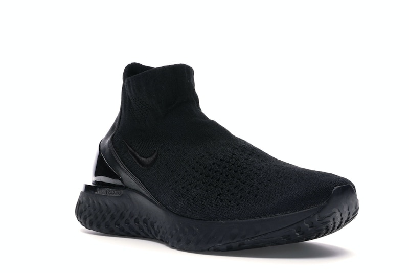 Nike Rise React Flyknit Triple Black