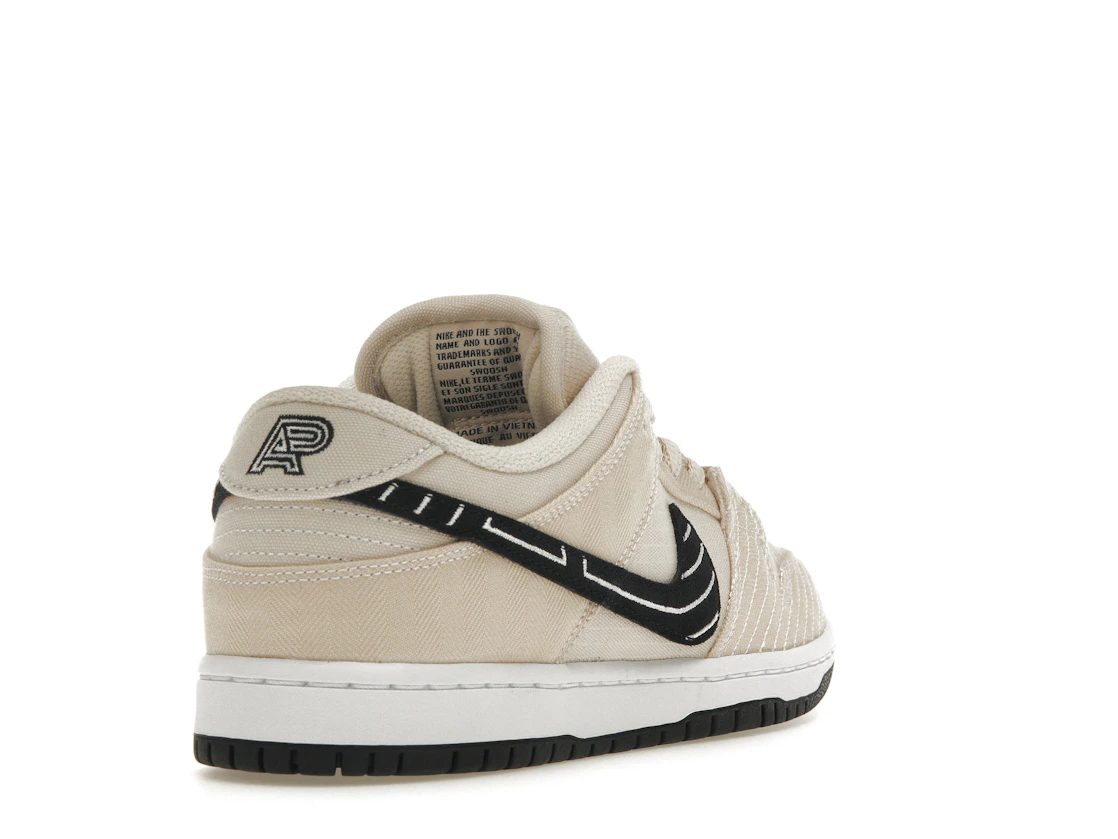 Nike SB Dunk Low Albino & Preto