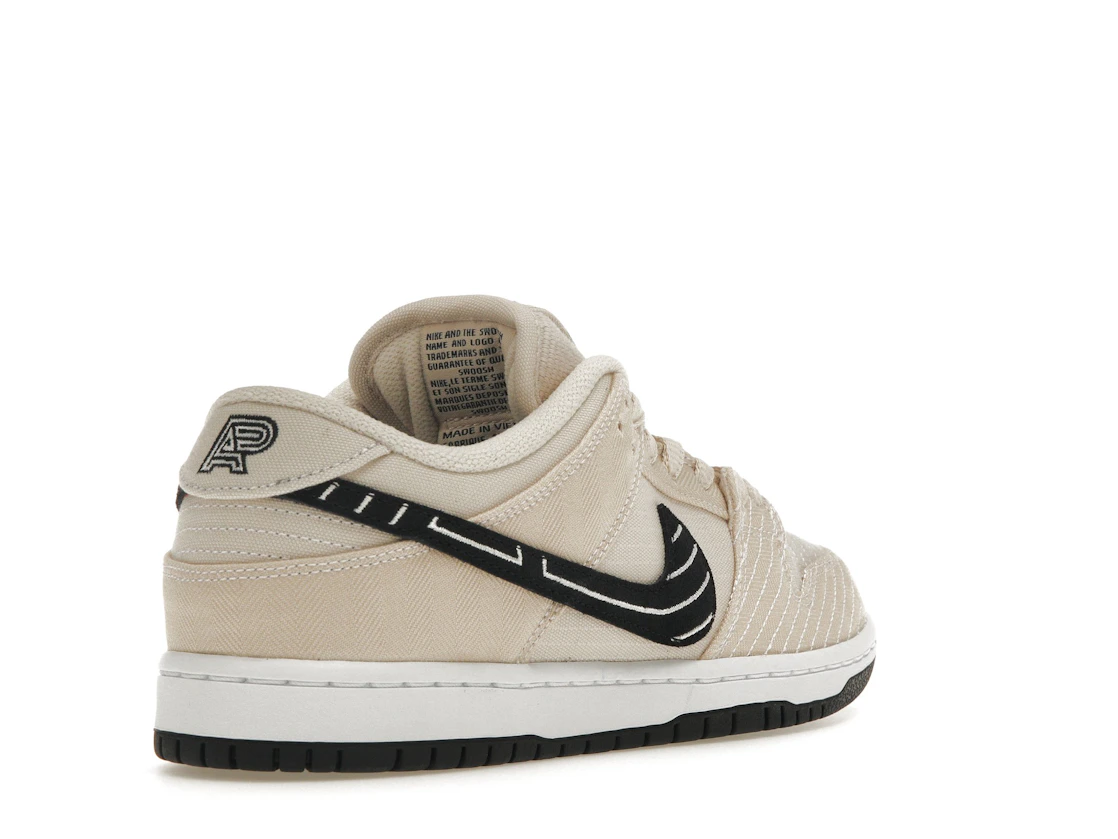Nike SB Dunk Low Albino & Preto