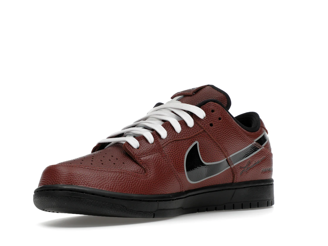 Nike SB Dunk Low Limosine Skateboards