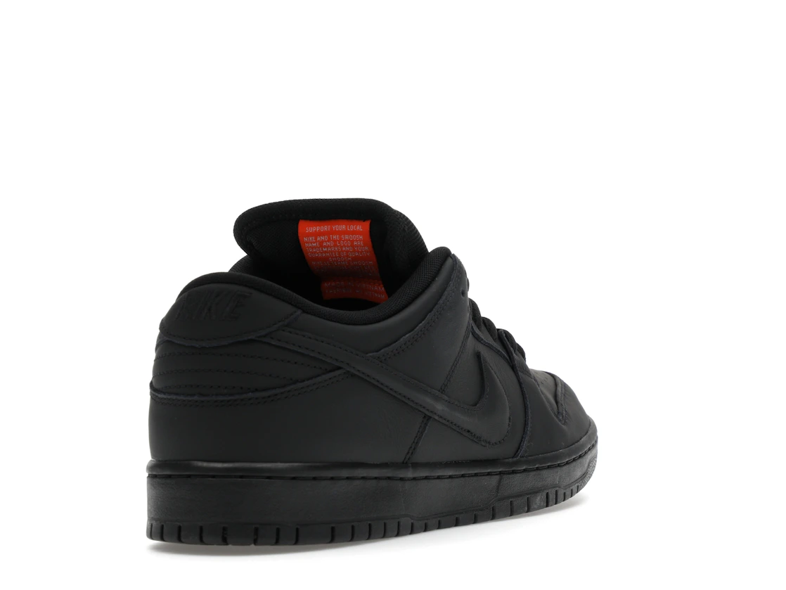 Nike SB Dunk Low Pro Triple Black