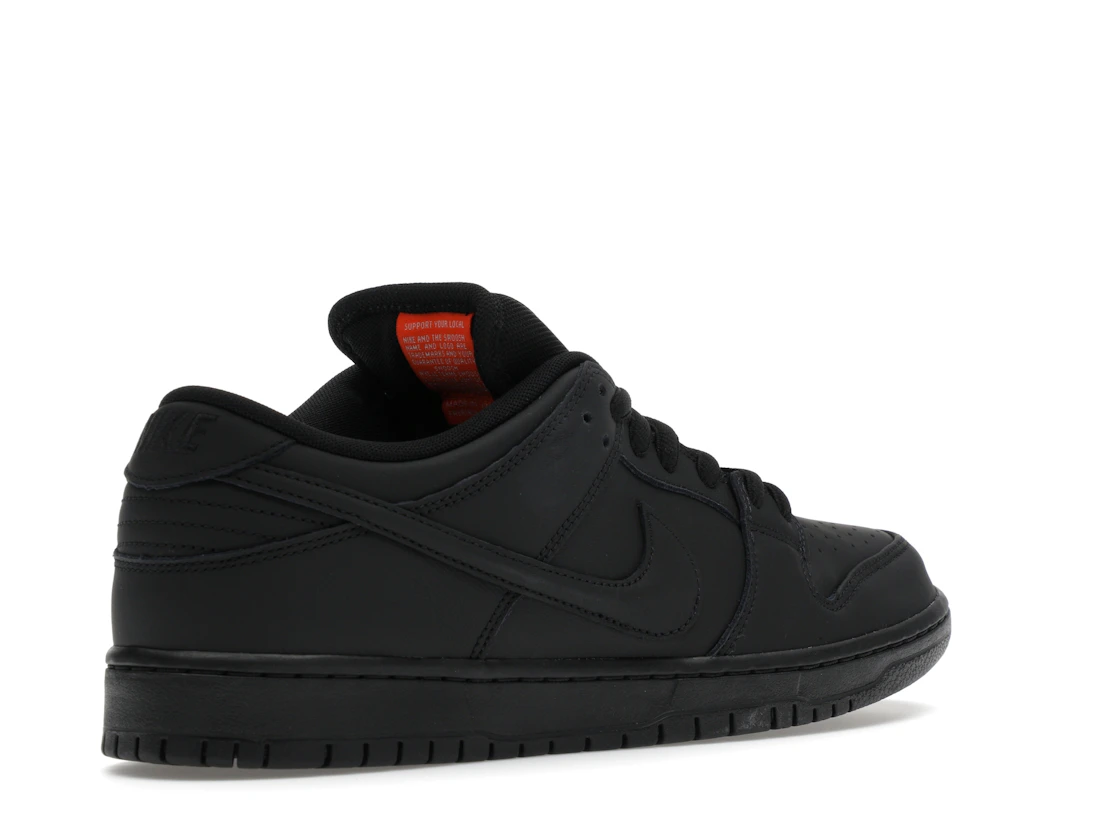 Nike SB Dunk Low Pro Triple Black