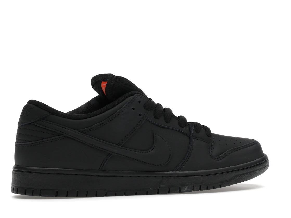 Nike SB Dunk Low Pro Triple Black