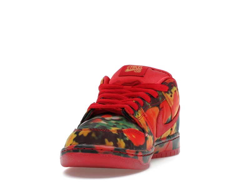 Nike SB Dunk Low The Wizard of Oz Poppy Field