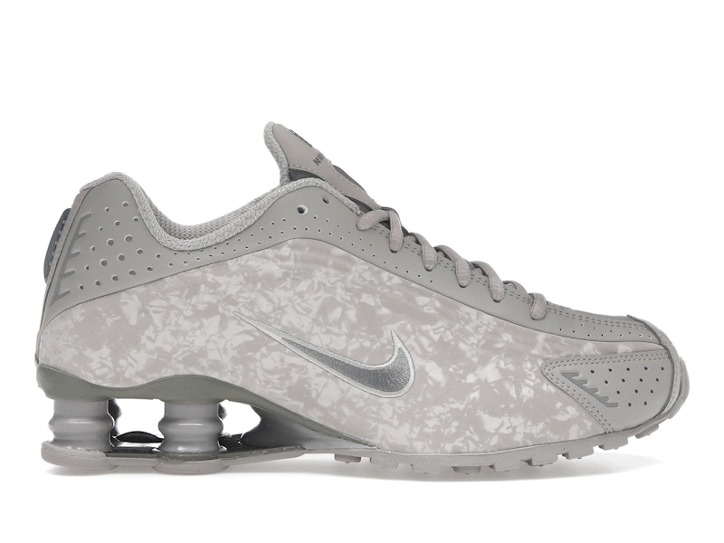 NIKE SHOX R4 フローラル HV0934 Nike Shox R4 Black Floral HV0934-002