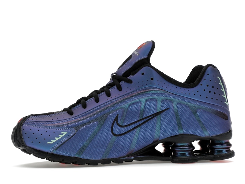 Nike Shox R4 Iridescent - 360° view 18