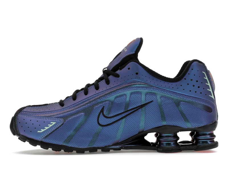 Nike Shox R4 Iridescent - 360° view 19
