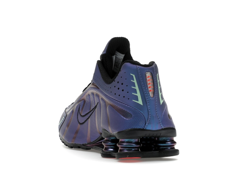 Nike Shox R4 Iridescent - 360° view 26