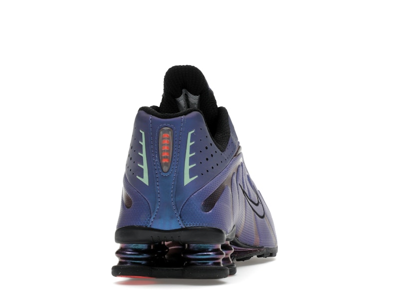 Nike Shox R4 Iridescent - 360° view 29
