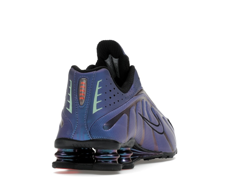 Nike Shox R4 Iridescent - 360° view 30