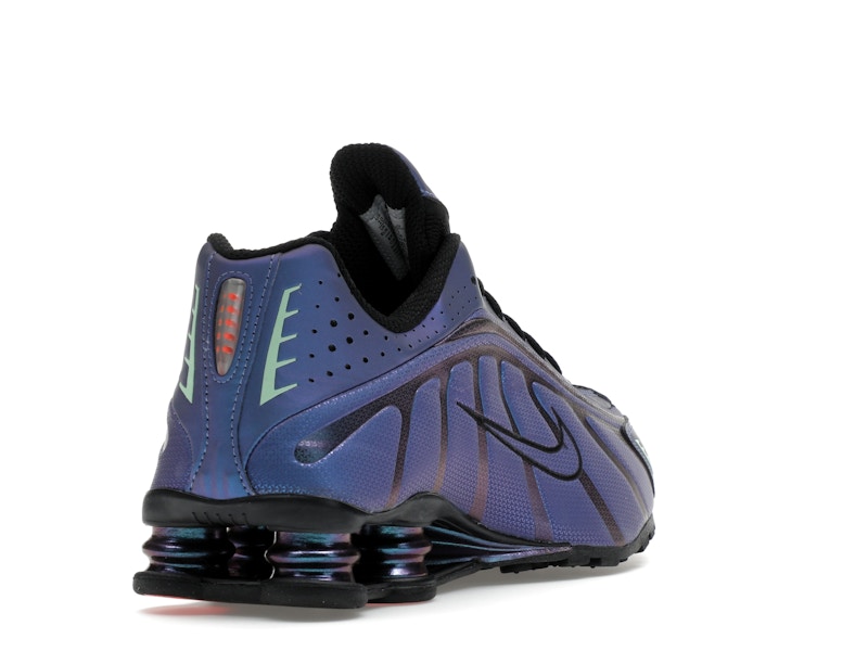 Nike Shox R4 Iridescent - 360° view 31
