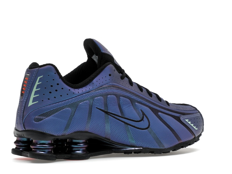 Nike Shox R4 Iridescent - 360° view 34
