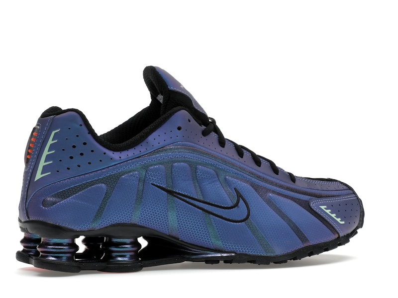 Nike Shox R4 Iridescent - 360° view 35