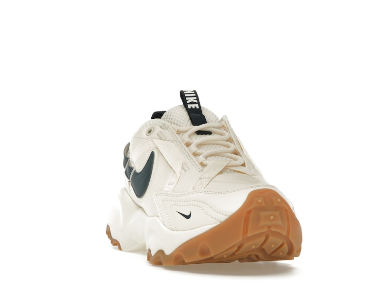Nike TC 7900 Pale Ivory Gum Light Brown Armory Navy (Women's)