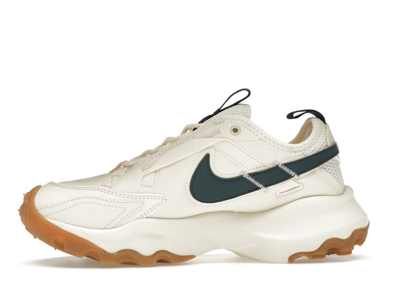 Nike TC 7900 Pale Ivory Gum Light Brown Armory Navy (Women's)