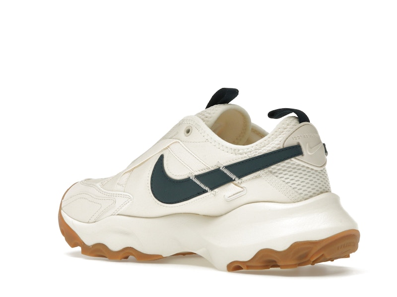 Nike TC 7900 Pale Ivory Gum Light Brown Armory Navy (Women's)