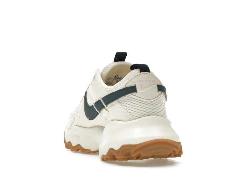 Nike TC 7900 Pale Ivory Gum Light Brown Armory Navy (Women's)
