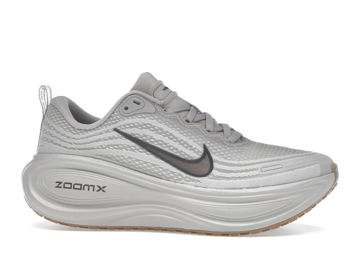 Nike Vomero Plus College Grey Light Iron Ore Gum