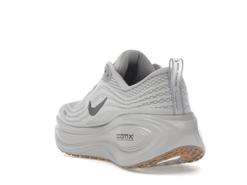Nike Vomero Plus College Grey Light Iron Ore Gum